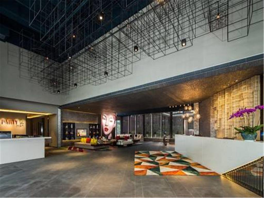 Minimax Premier Hongqiao Hotel